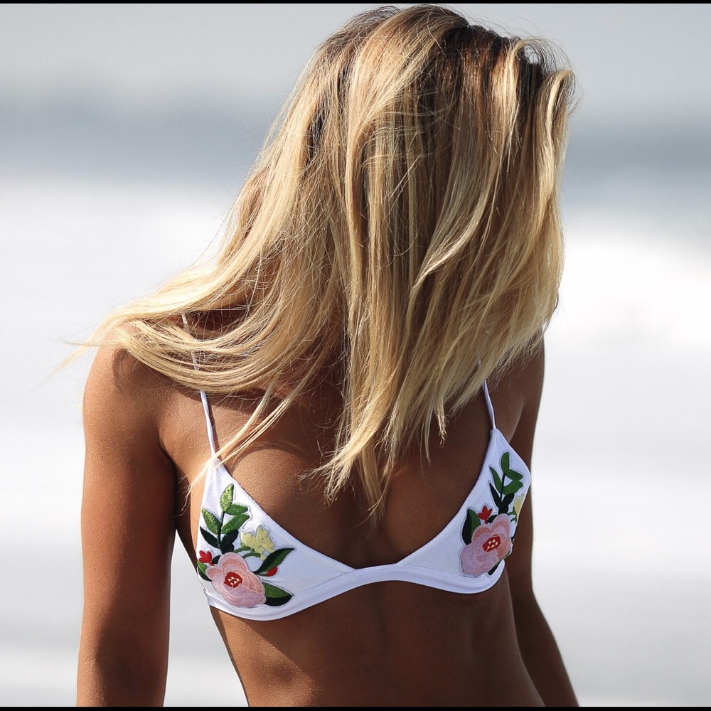 NWT Floral Embroidered white bikini 🌹 - Picture 3 of 6